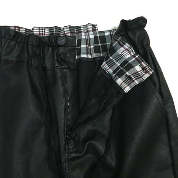 NWT KanCan Rona Matrix High Rise Faux Leather Black Joggers Cargo Pants Medium - Picture 2 of 13